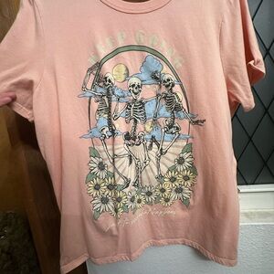 Graphic Tee in Peach